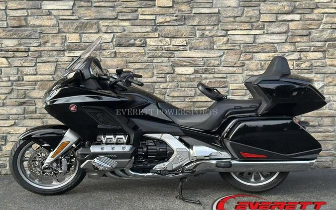2019 Honda® Gold Wing Tour Automatic DCT Darkness Black Metallic