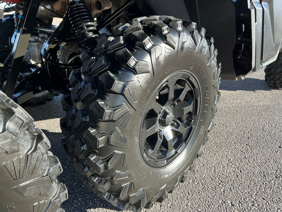 2024 Can-Am Defender 6X6 Limited HD10