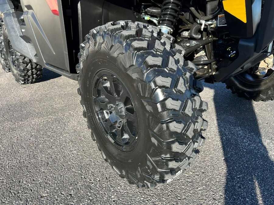 2024 Can-Am Defender 6X6 Limited HD10