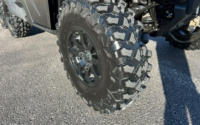 2024 Can-Am Defender 6X6 Limited HD10