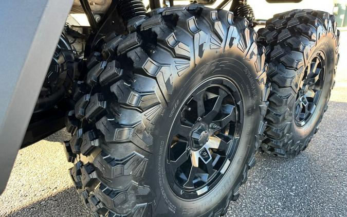 2024 Can-Am Defender 6X6 Limited HD10