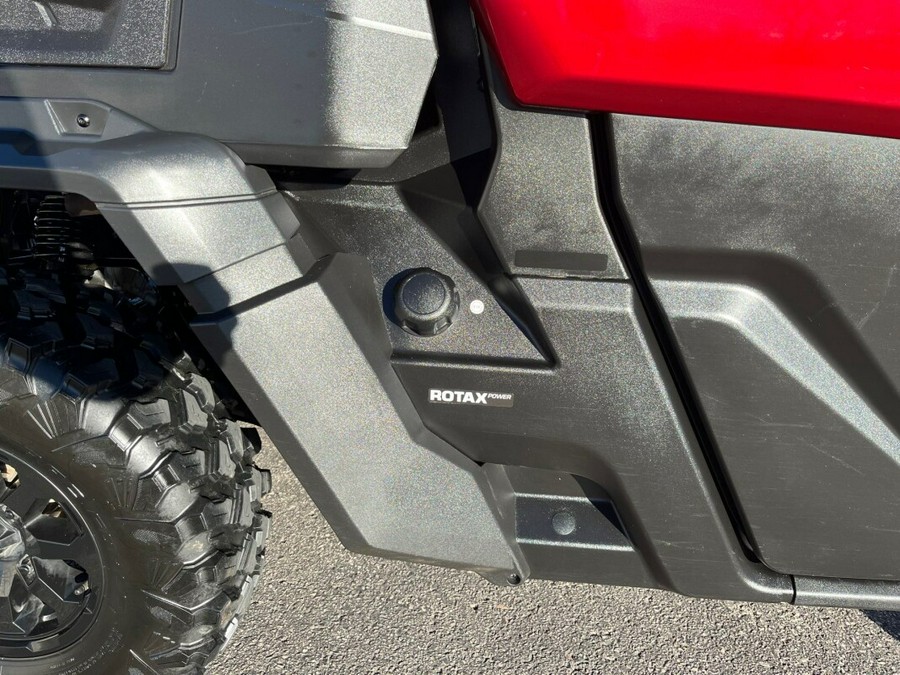 2024 Can-Am Defender 6X6 Limited HD10