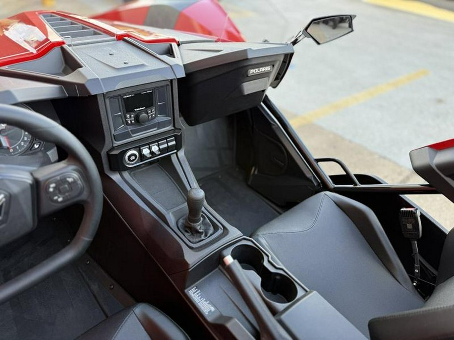 2026 Polaris Slingshot® S Manual