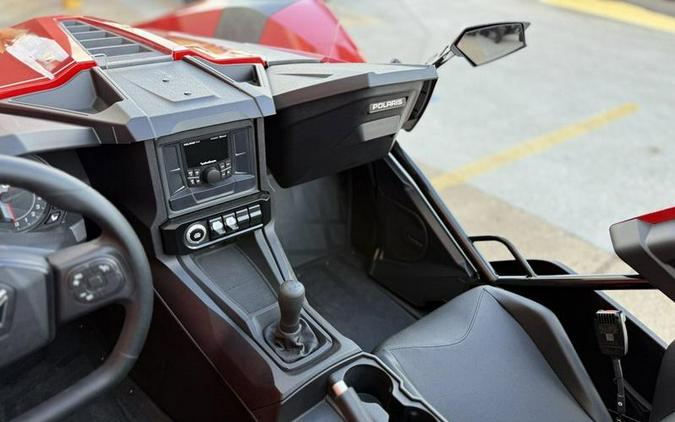 2026 Polaris Slingshot® S Manual