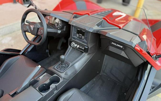 2026 Polaris Slingshot® S Manual