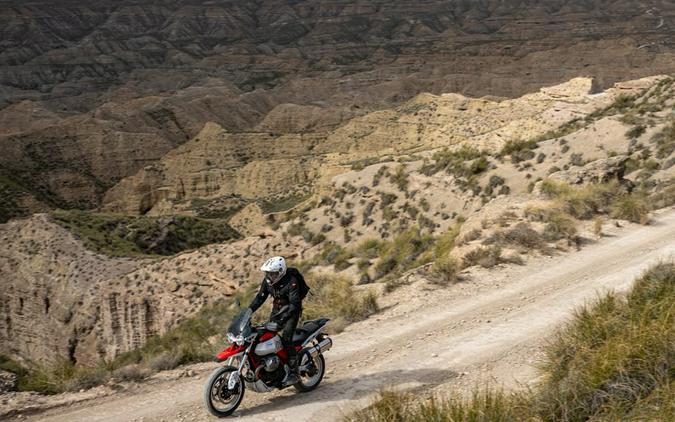 2025 Moto Guzzi V85 TT