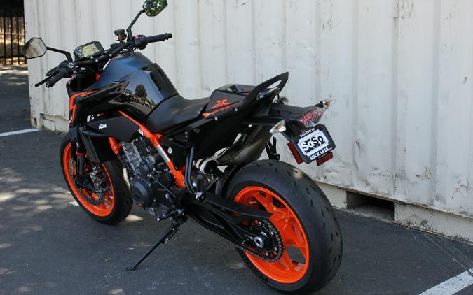 2023 KTM 890 Duke R