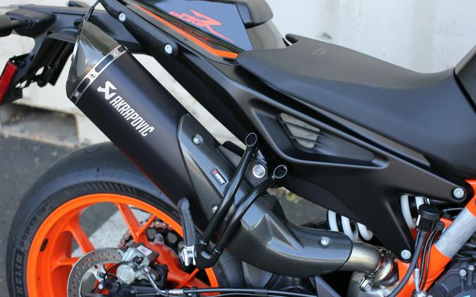 2023 KTM 890 Duke R