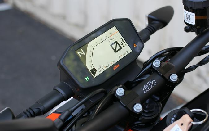 2023 KTM 890 Duke R