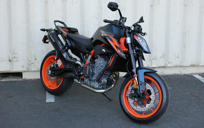 2023 KTM 890 Duke R