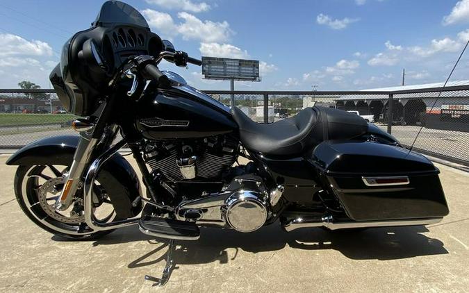 2023 Harley-Davidson® FLHX - Street Glide®