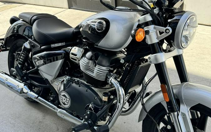 2024 Royal Enfield Super Meteor 650 Interstellar Grey