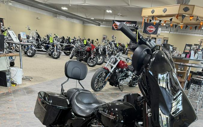2018 Harley-Davidson® Street Glide® Special Vivid Black
