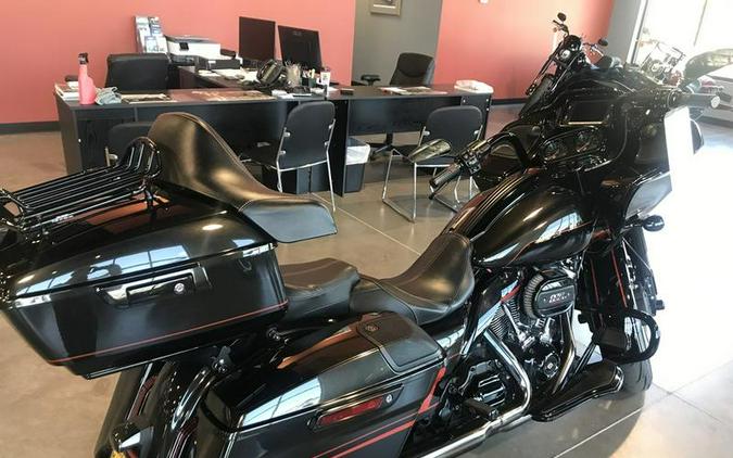 2018 Harley-Davidson® FLTRXSE - CVO™ Road Glide®