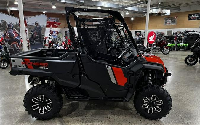 2023 Honda Pioneer 1000 Trail