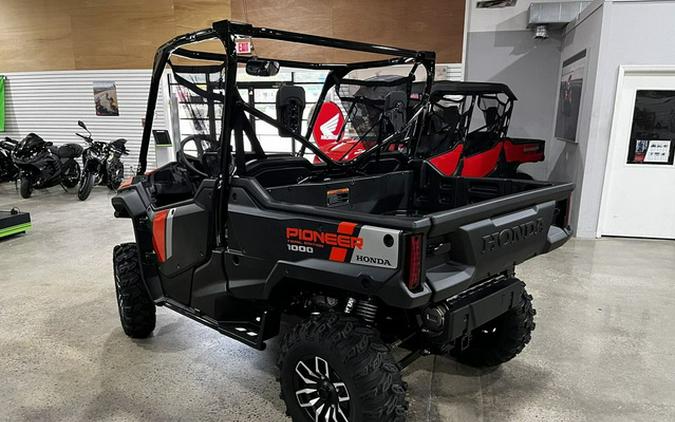 2023 Honda Pioneer 1000 Trail