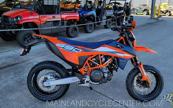 2024 KTM 690 SMC R