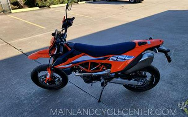 2024 KTM 690 SMC R