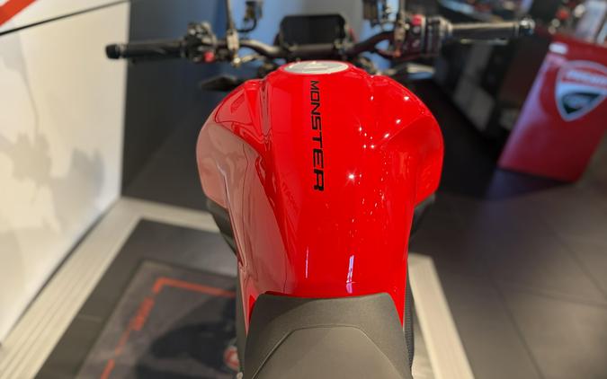 2026 Ducati MONSTER PLUS