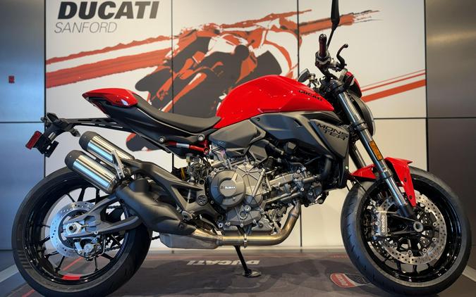2026 Ducati MONSTER PLUS