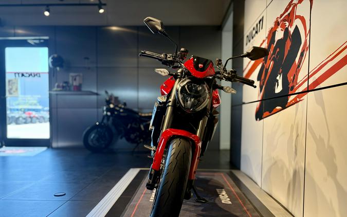 2026 Ducati MONSTER PLUS