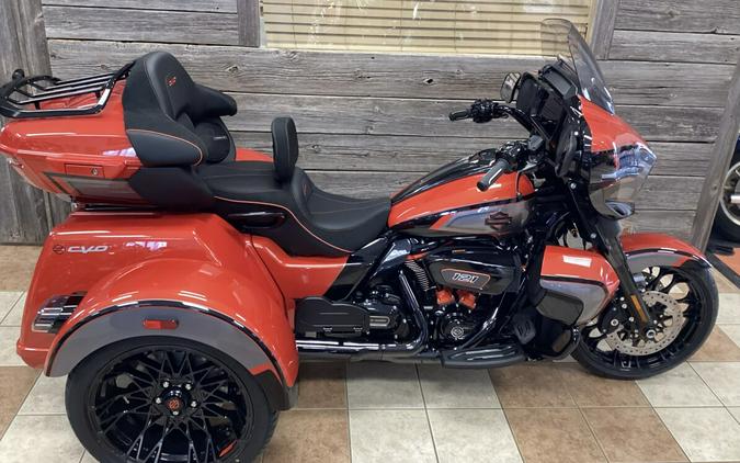 2026 Harley-Davidson® CVO Street Glide 3 Limited Citrus Heat CVO Tri-Tone