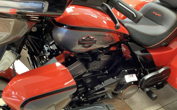 2026 Harley-Davidson® CVO Street Glide 3 Limited Citrus Heat CVO Tri-Tone