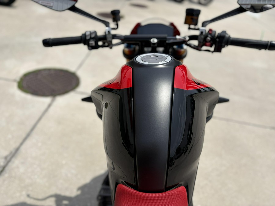 2024 Ducati MONSTER PLUS