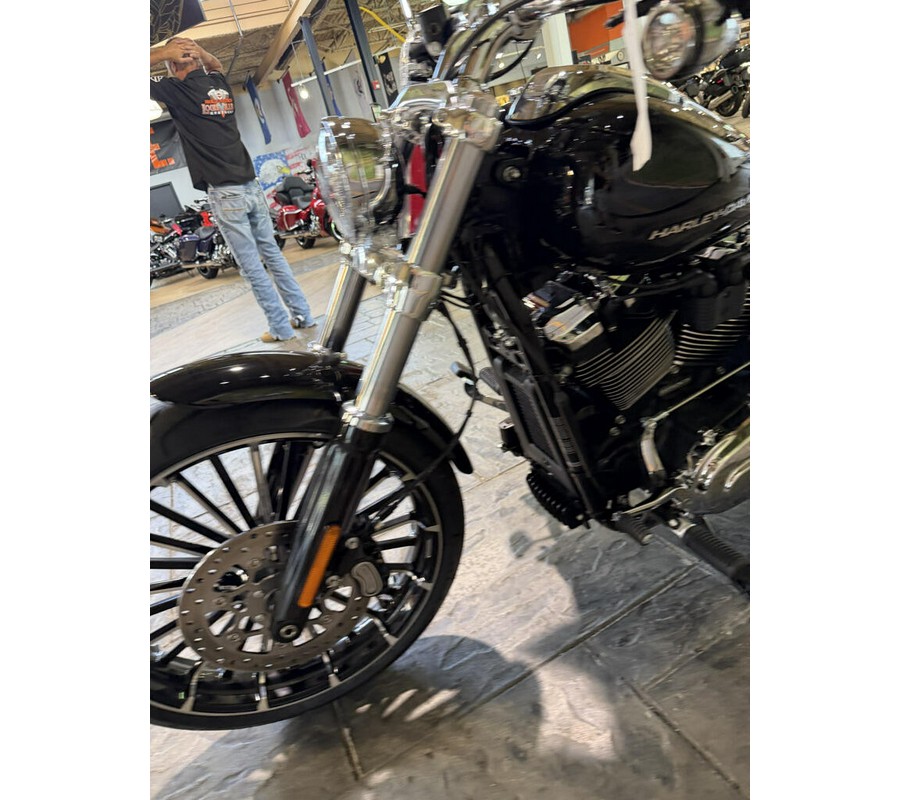 2026 Harley-Davidson Breakout