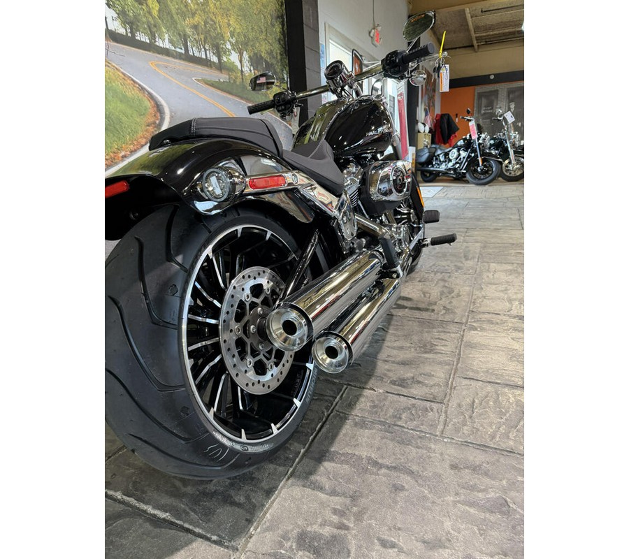 2026 Harley-Davidson Breakout