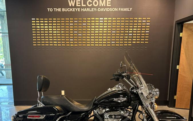 2017 Harley-Davidson® Road King® Vivid Black