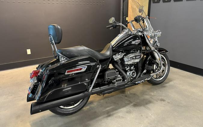 2017 Harley-Davidson® Road King® Vivid Black