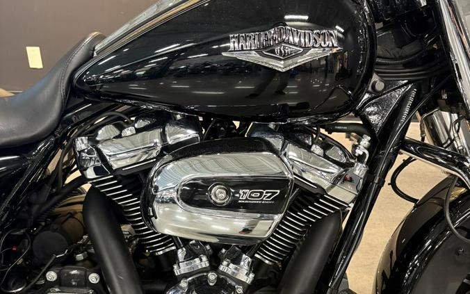 2017 Harley-Davidson® Road King® Vivid Black