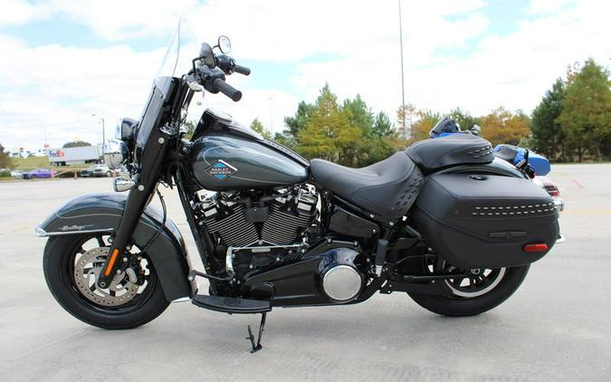 2025 Harley-Davidson® FLHC - Heritage Classic