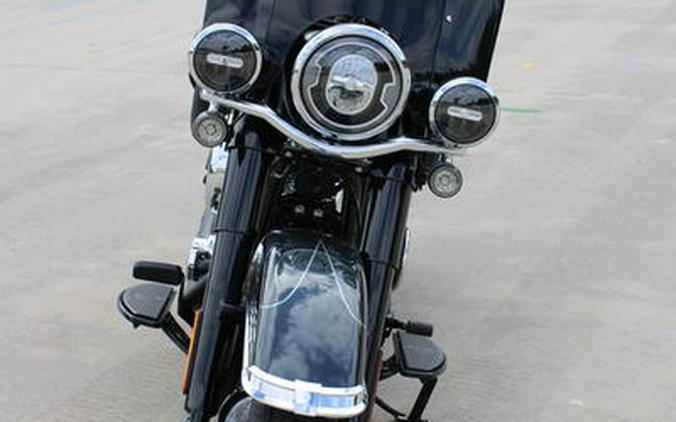 2025 Harley-Davidson® FLHC - Heritage Classic