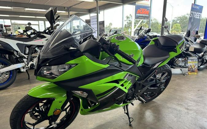 2014 Kawasaki Ninja® 300 SE