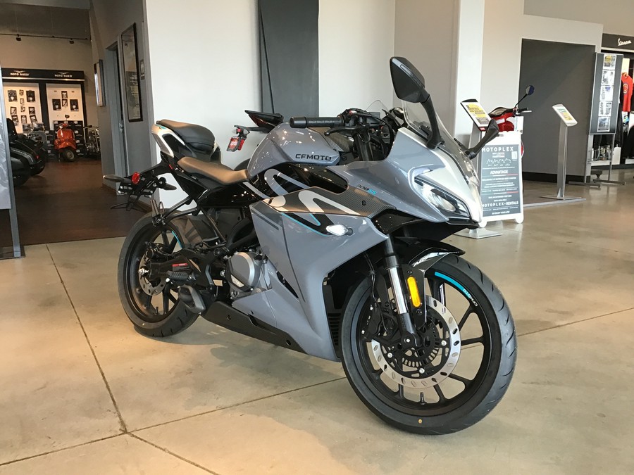 2023 CFMOTO 300SS