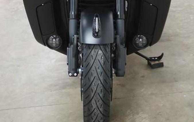 2025 Indian Motorcycle® Roadmaster® PowerPlus Dark Horse® Black Smoke