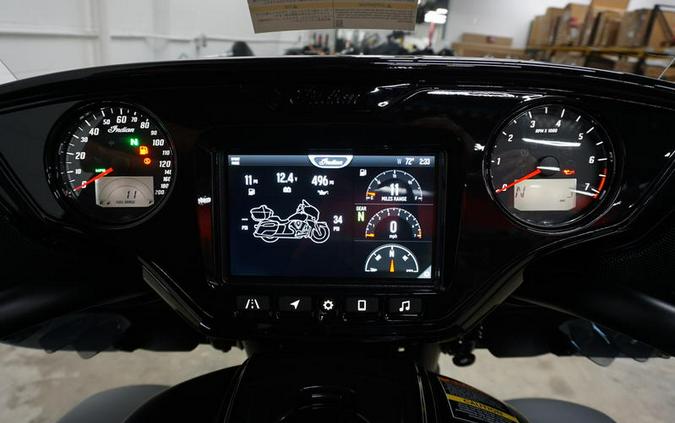 2025 Indian Motorcycle® Roadmaster® PowerPlus Dark Horse® Black Smoke