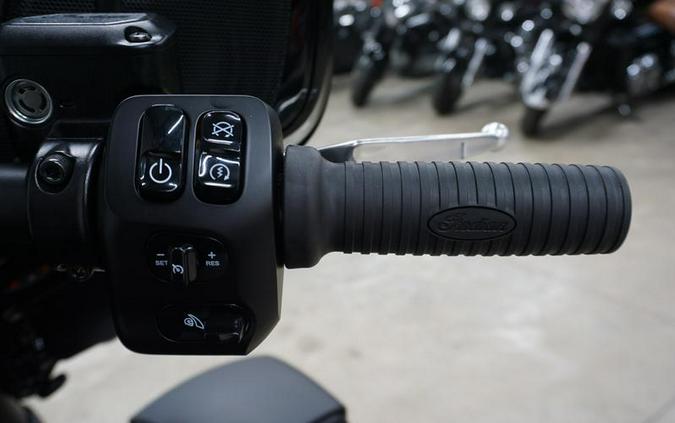 2025 Indian Motorcycle® Roadmaster® PowerPlus Dark Horse® Black Smoke