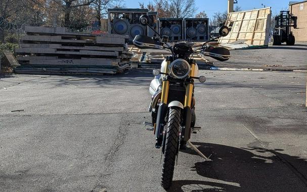 2026 Triumph Scrambler 1200 XE Matte khaki green