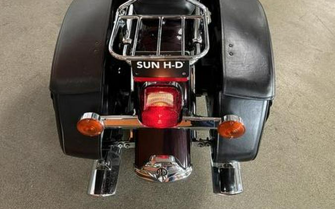 2006 Harley-Davidson® FLHRCI - Road King® Classic