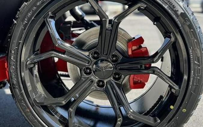 2026 Polaris Slingshot® R AutoDrive Radiant Gray with Indy Red Pearl