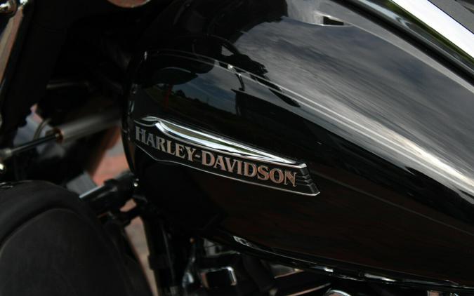 2021 Harley-Davidson Tri Glide Ultra Trike FLHTCUTG