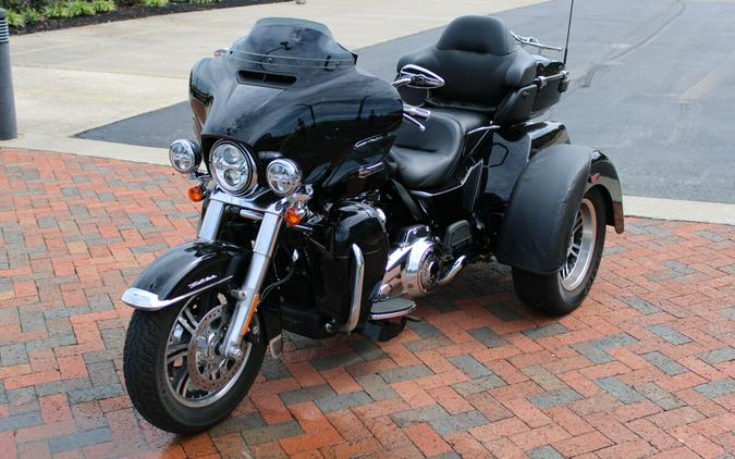 2021 Harley-Davidson Tri Glide Ultra Trike FLHTCUTG
