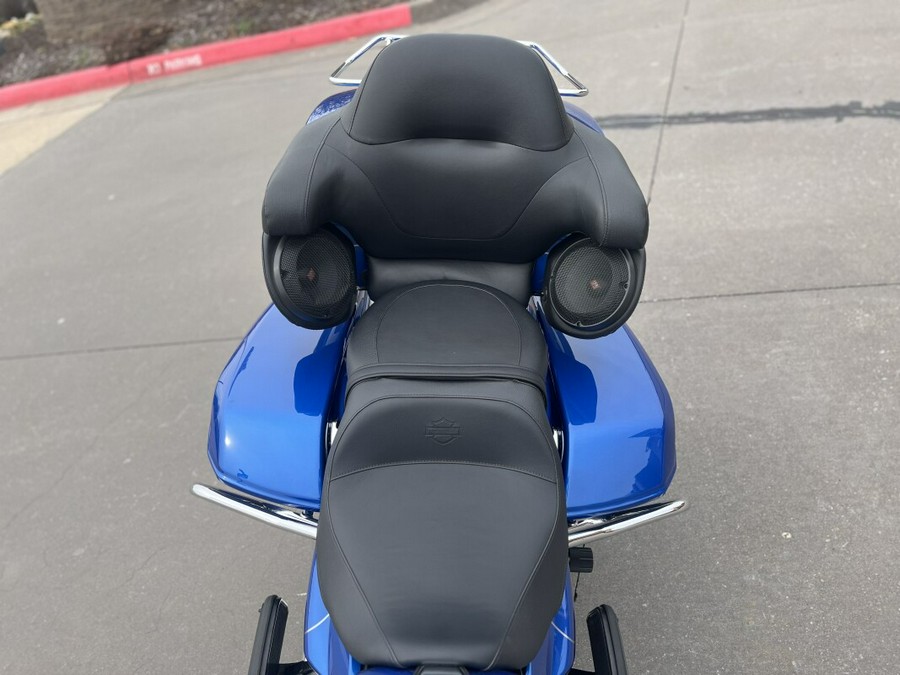 2025 Harley-Davidson® Street Glide Ultra® FLHXU Blue Burst