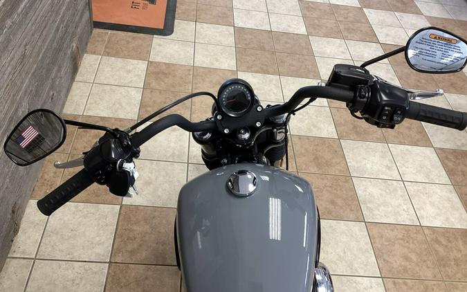 2026 Harley-Davidson® Street Bob® Dark Billiard Gray Chrome Cast Wheels