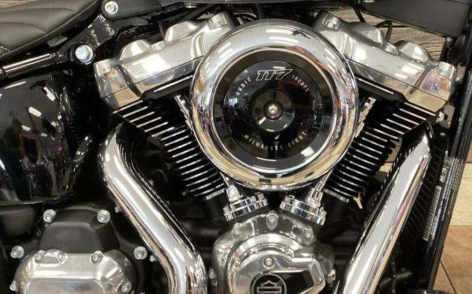 2026 Harley-Davidson® Street Bob® Dark Billiard Gray Chrome Cast Wheels