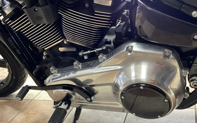 2026 Harley-Davidson® Street Bob® Dark Billiard Gray Chrome Cast Wheels
