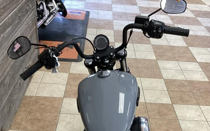 2026 Harley-Davidson® Street Bob® Dark Billiard Gray Chrome Cast Wheels